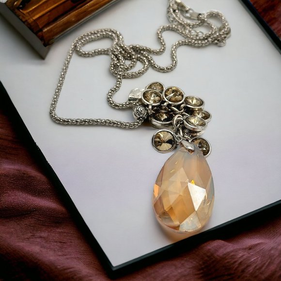 Teardrop Beaded Boutique Silver-tone Necklace Set with Pierced Dangling Earrings - Picture 2 of 6